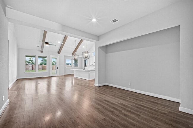 Building Photo - 2600 Golden Palms Ln