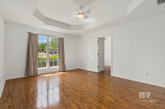 Building Photo - 15982 Pecan View Dr