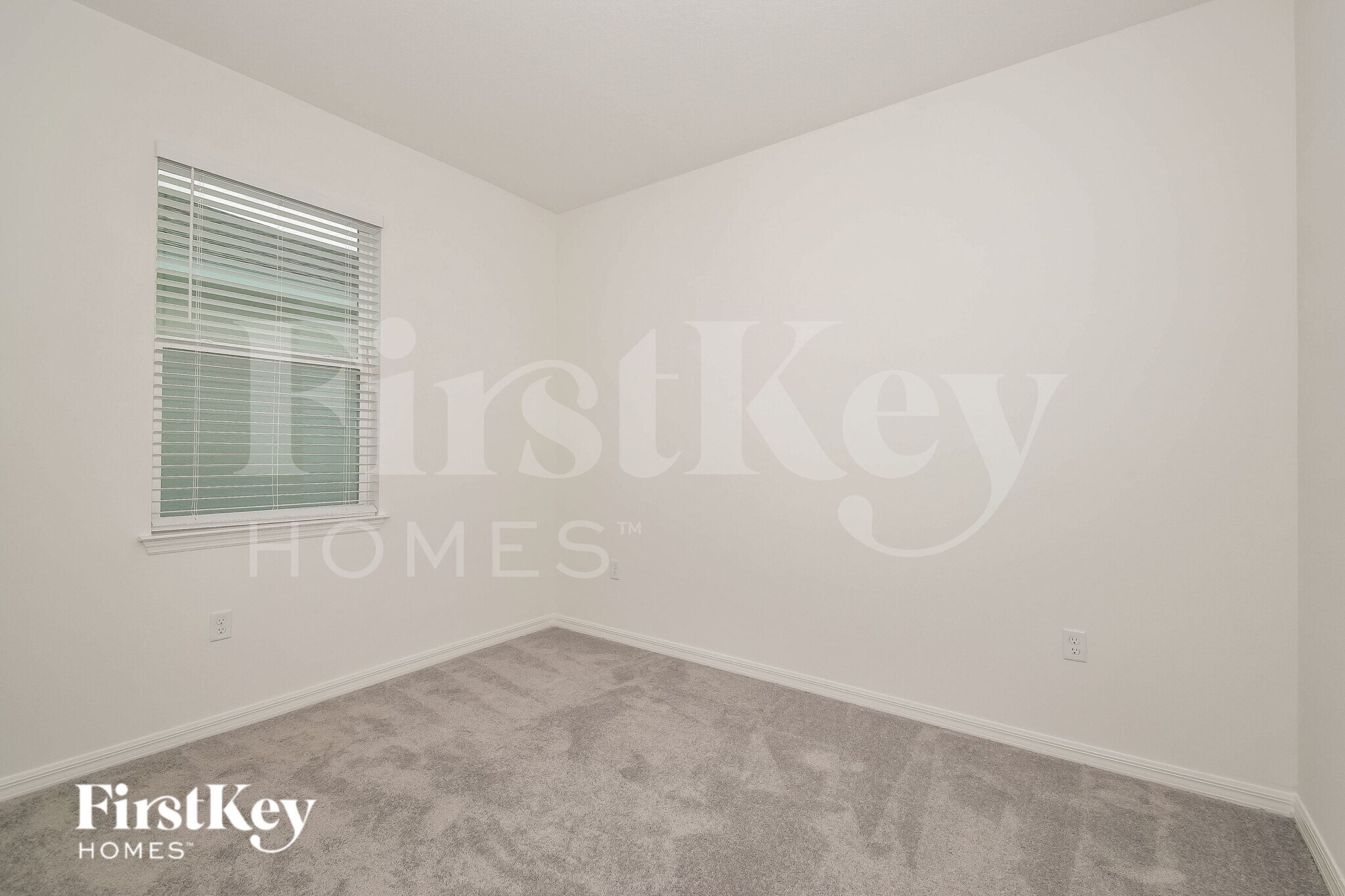 Building Photo - 320 Corbel Ln