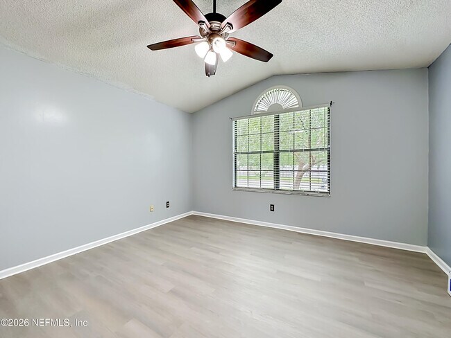 Building Photo - 341 Hickory Hollow Dr N