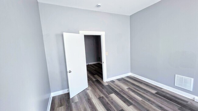 Building Photo - Beautiful Two Bedroom, Plus a Pass Through...