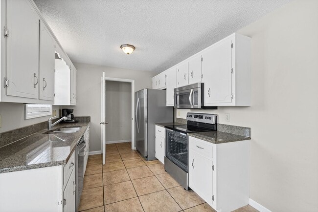 Building Photo - 3269 Tabby Dr