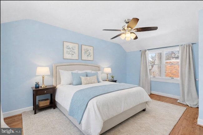 Building Photo - 1611 Ballard St