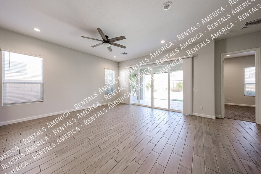 Building Photo - 2131 East Charlotte Dr