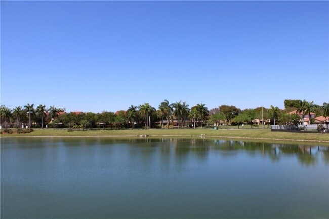 Building Photo - 9735 Fontainebleau Blvd