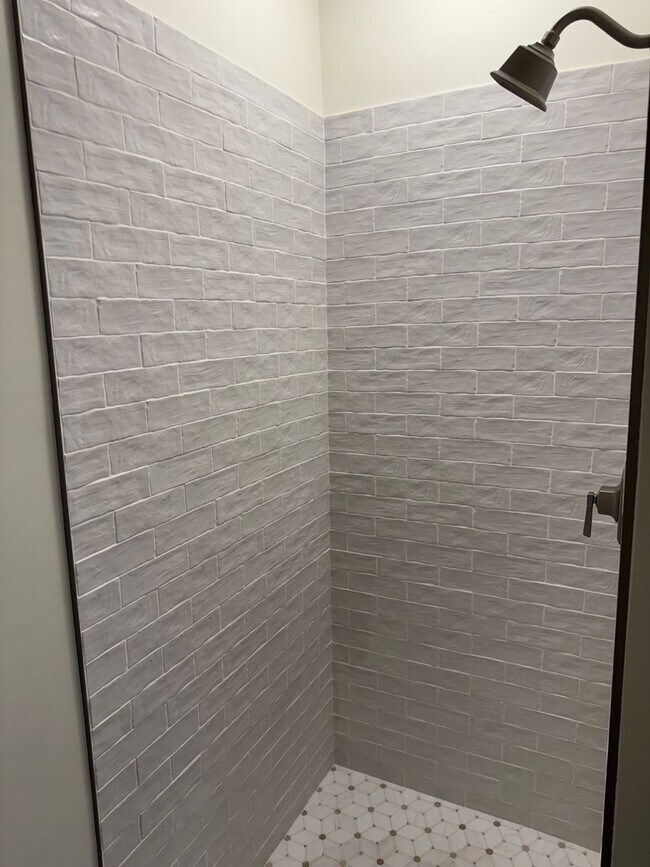 Building Photo - Nob Hill 2 Bedroom 2 Bath renovated Condo in Manayunk for rent $2,495/month