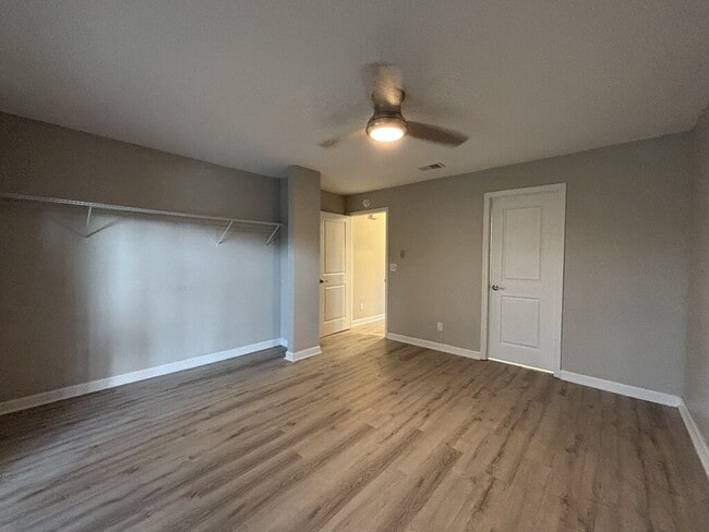 Building Photo - 8483 Yadkin Cir