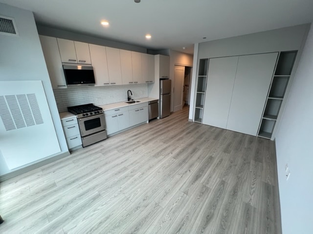 Building Photo - 2100 N Elston Ave