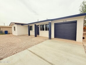 Building Photo - 513 Gilmore Way