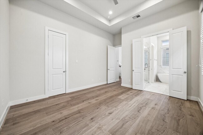 Building Photo - 5209 Allen St