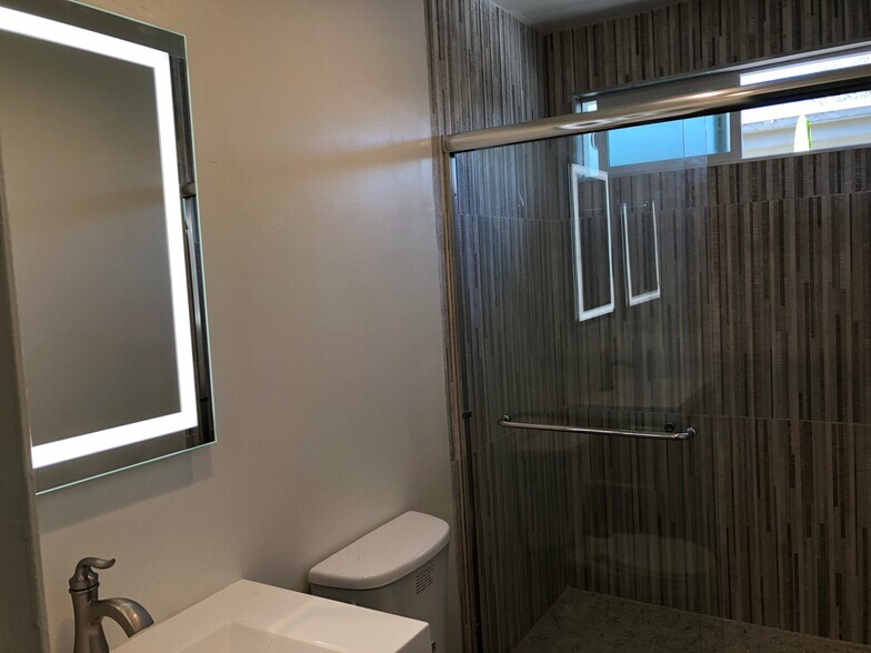 Building Photo - 3611 Mentone Ave