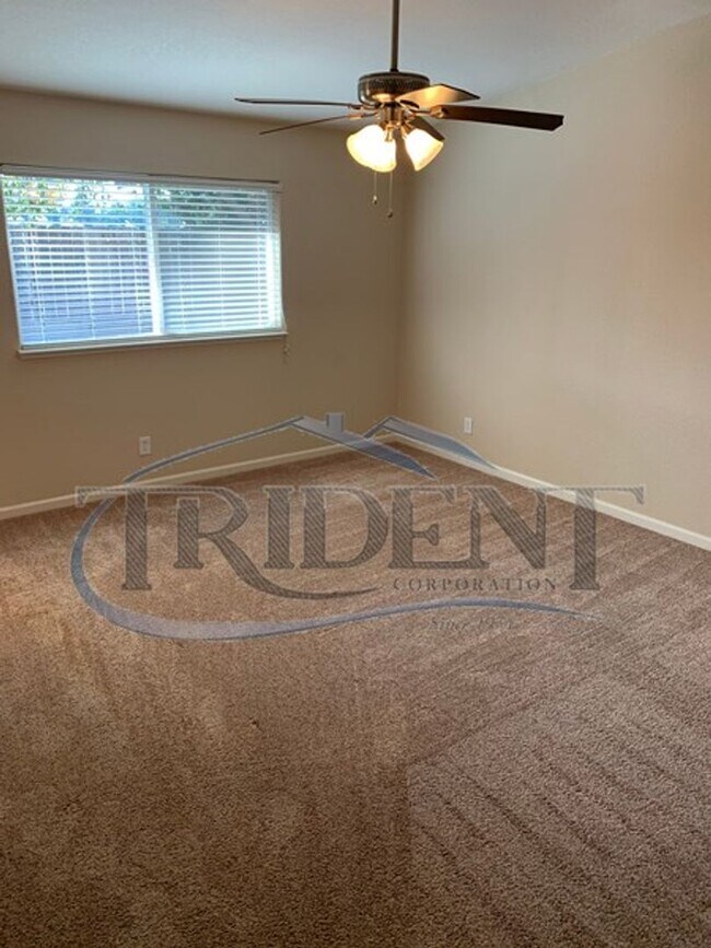 Building Photo - 2180 Gold River Dr