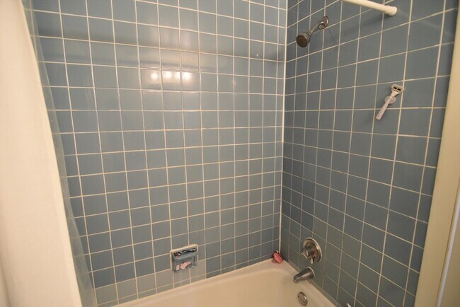 Building Photo - 24 Highland Ave