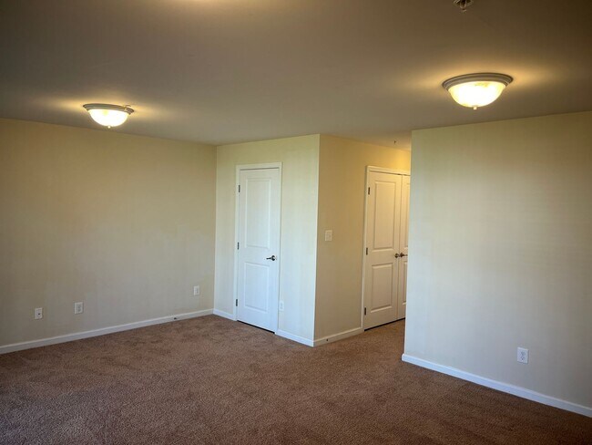 Building Photo - 1253 Elderslie Ln