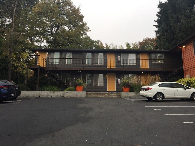 Building Photo - 729 SE 29th Ave