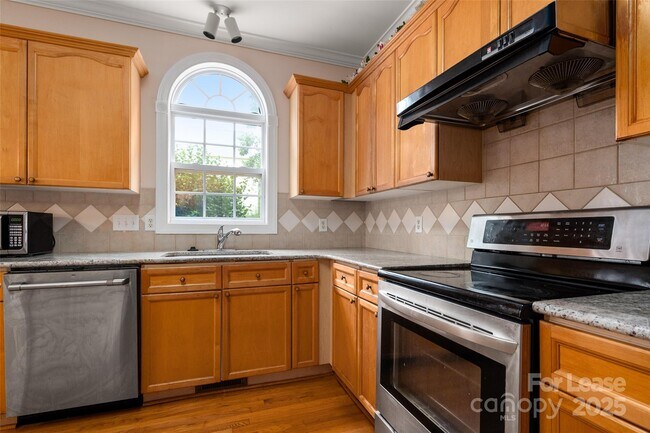 Building Photo - 11520 McGinns Trace Ct