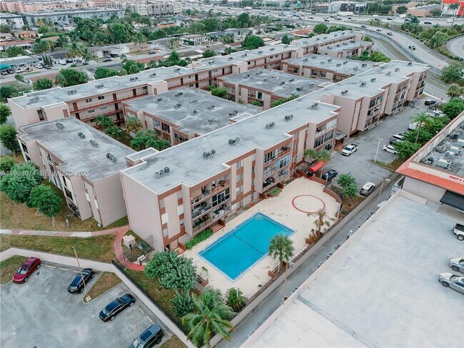 Building Photo - 1900 W 68th St