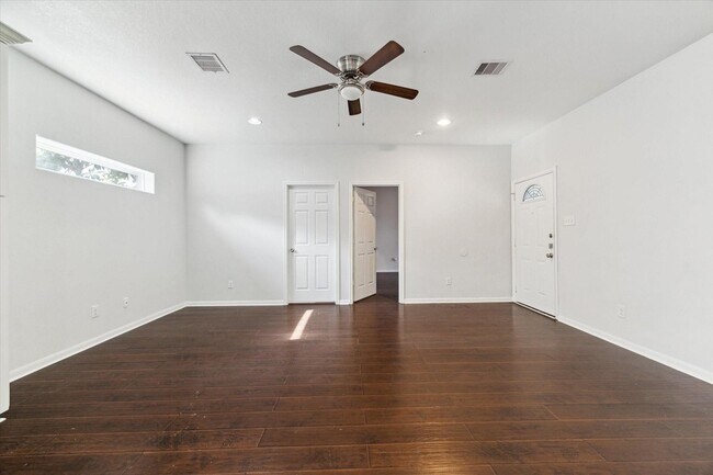 Building Photo - 7047 Avenue