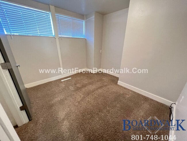 Building Photo - 1660 E 8600 S