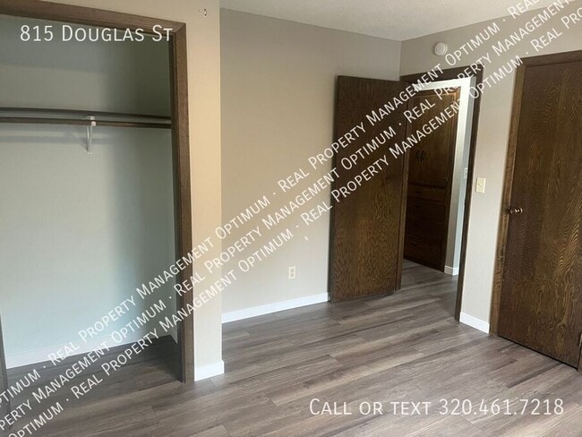 Building Photo - 815 Douglas St