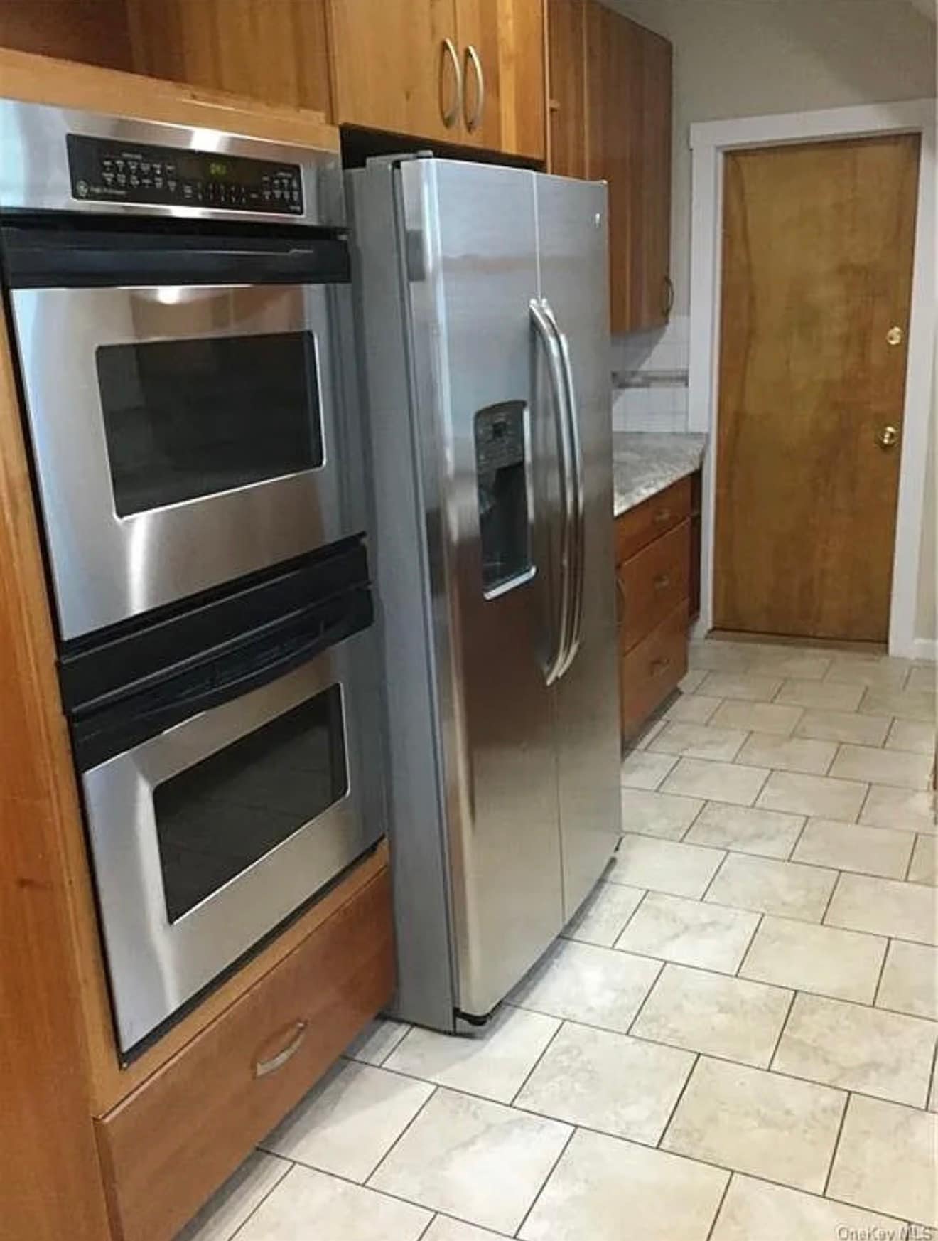 Building Photo - 47 Hillcrest Ave