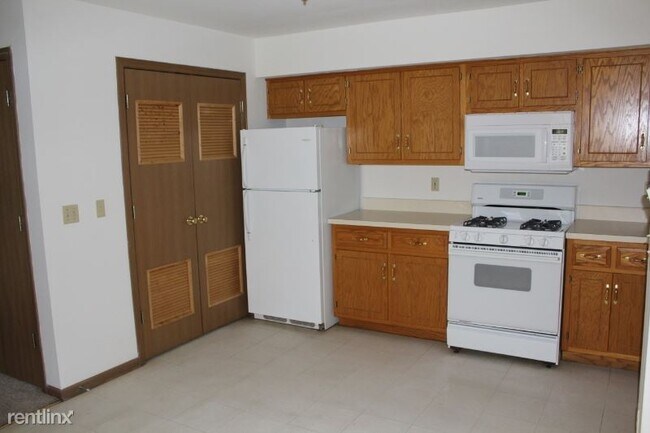 Building Photo - 2 br, 2 bath Apartment - 846 Spiros Ct