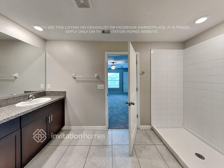 Building Photo - 1549 Blue Rose Dr