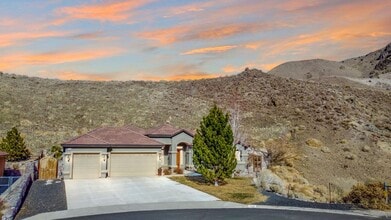 Building Photo - Executive Home in Hidden Valley