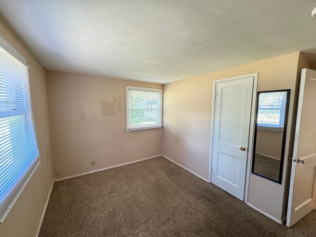 Building Photo - Charming 2-Bedroom, 1-Bathroom Home – $1,195/Month | 1,068 Sq. Ft.