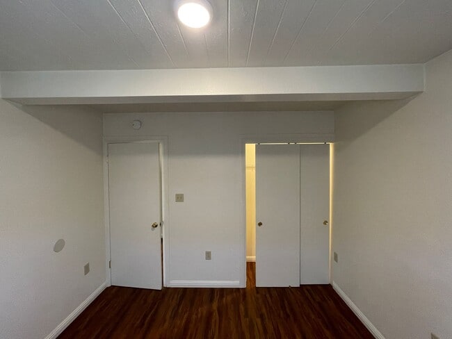 Building Photo - Beautiful and Spacious Pet-Friendly Home!