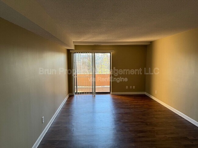 Building Photo - 334 Olympia Dr