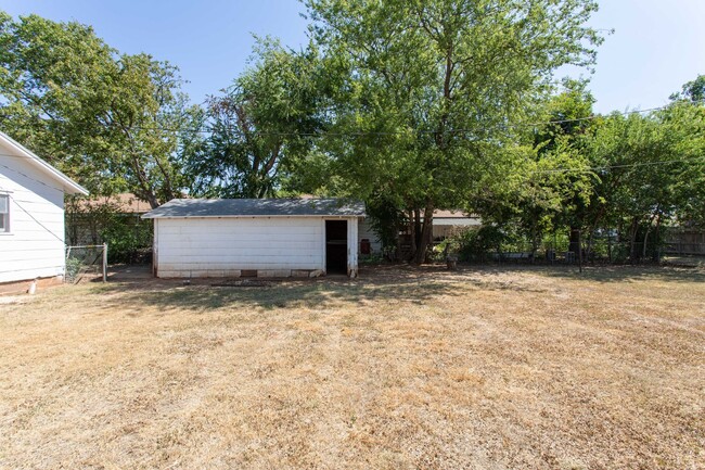 Building Photo - Cute 2 bedroom home!