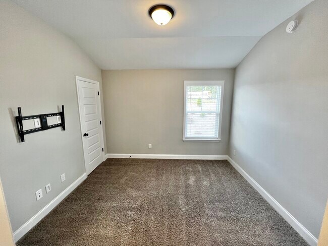Building Photo - 146 Canton Park Ave