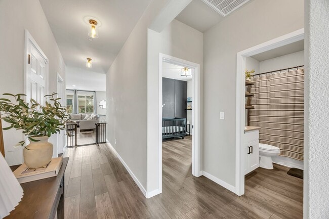 Building Photo - Newer Home on Large Corner Lot with Lots of Natural Light!