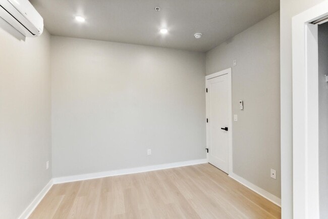 Building Photo - 316 S 52nd St