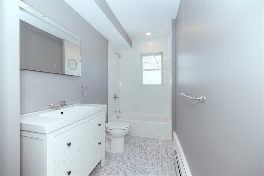 Building Photo - 14 Duffley Ct