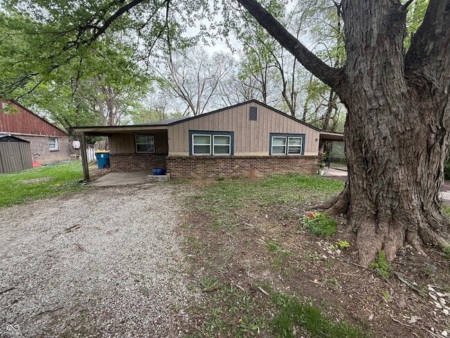 Building Photo - 10633 Central Ave