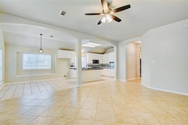 Building Photo - 802 Childers Ct