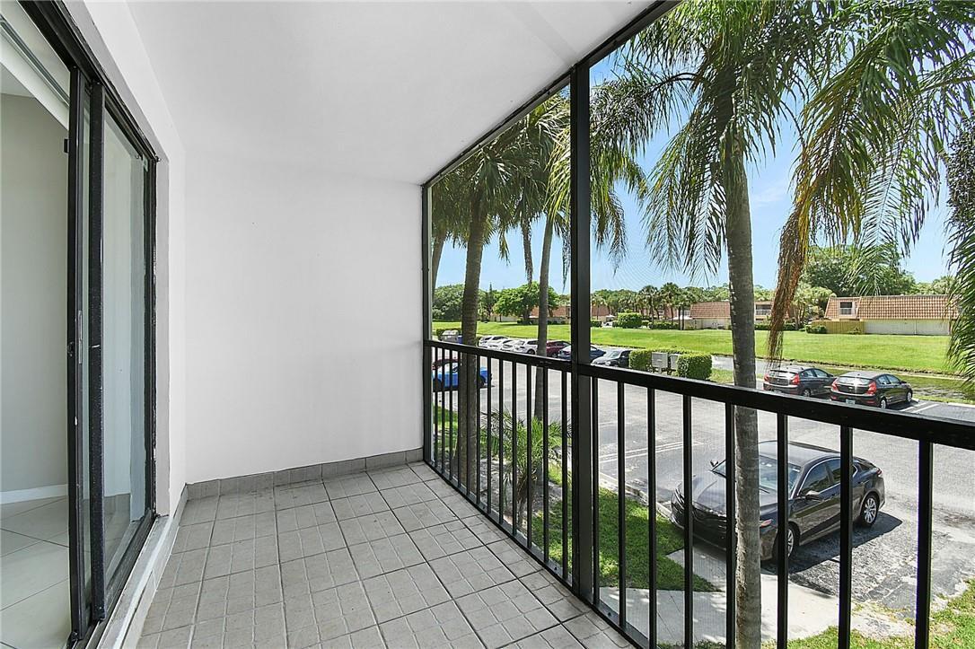 Building Photo - 1008 Green Pine Blvd