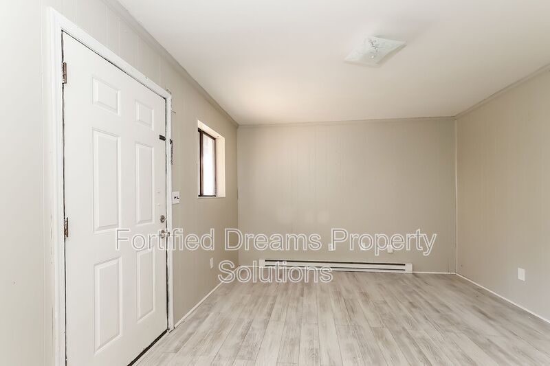 Building Photo - 202 Leisure Time Ln