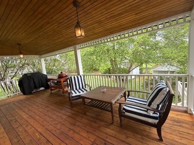 Building Photo - 15 Lake Ave