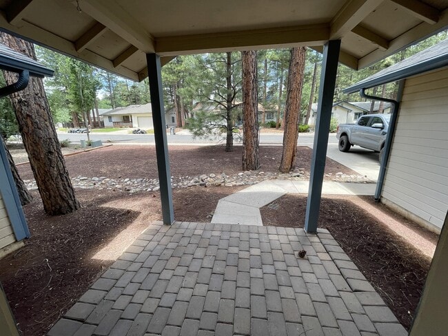 Building Photo - 3643 S Cheryl Dr