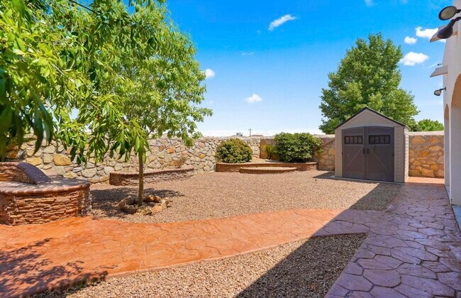 Building Photo - 12709 Cozy Cove Ave