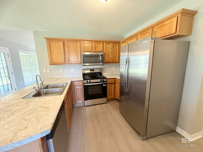 Building Photo - 521 Hamilton Blvd