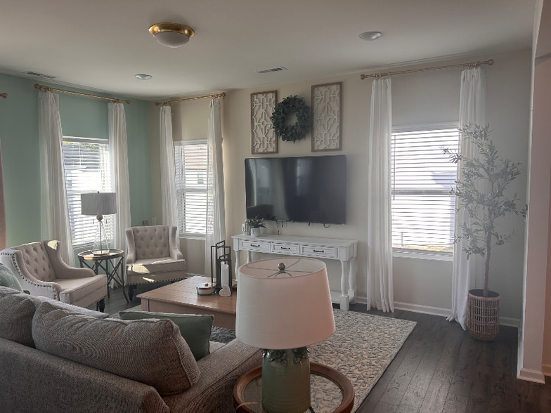 Building Photo - 4095 Claret Cup Dr