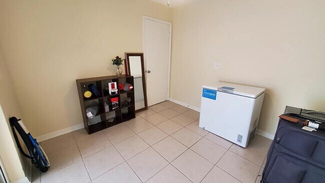 Building Photo - 12233 Armenia Gables Cir