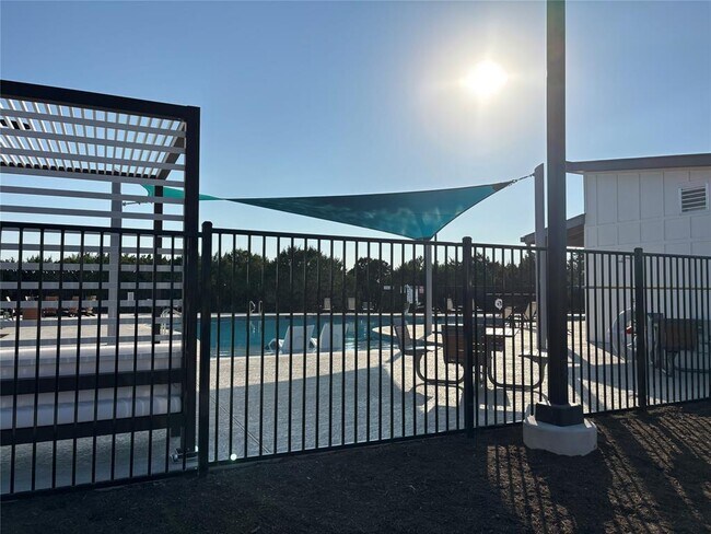 Building Photo - 356 Milkwood Ter