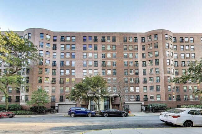 Primary Photo - 2 bedroom in Chicago IL 60613