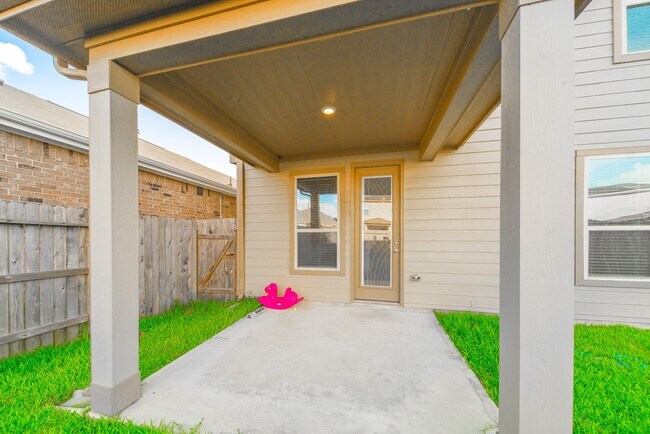 Building Photo - 17334 Texas Willow Dr