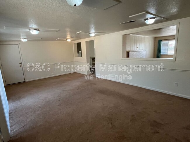 Building Photo - 15290 Sunset Dr
